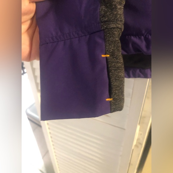 Colosseum Windbreaker LSU logo purple gray side Medium. Long arm & thumb hole - Picture 8 of 12